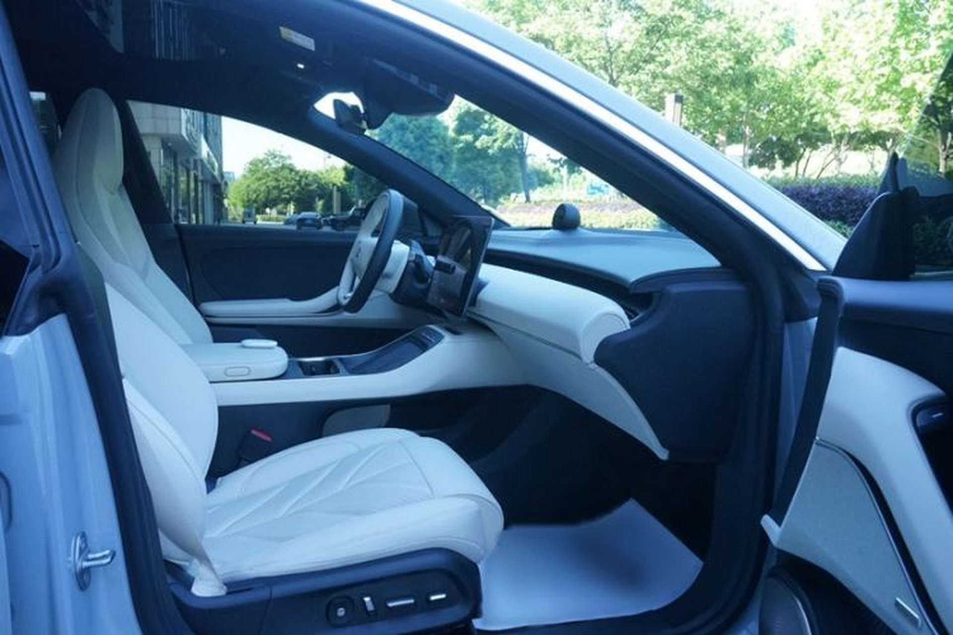 Used Nio ET5T 2025 75 kWh Touring Right Front Seat