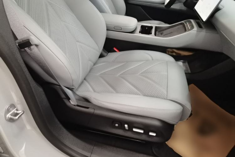 Used Nio ET5T 2025 75 kWh Touring Right Front Seat