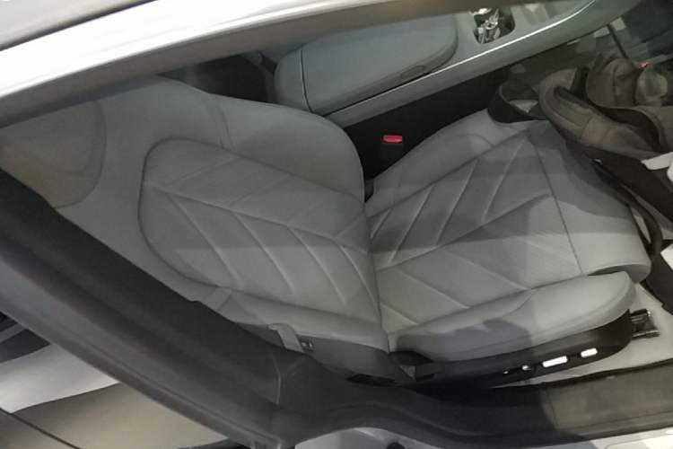 Used Nio ET5T 2025 75 kWh Touring Right Front Seat