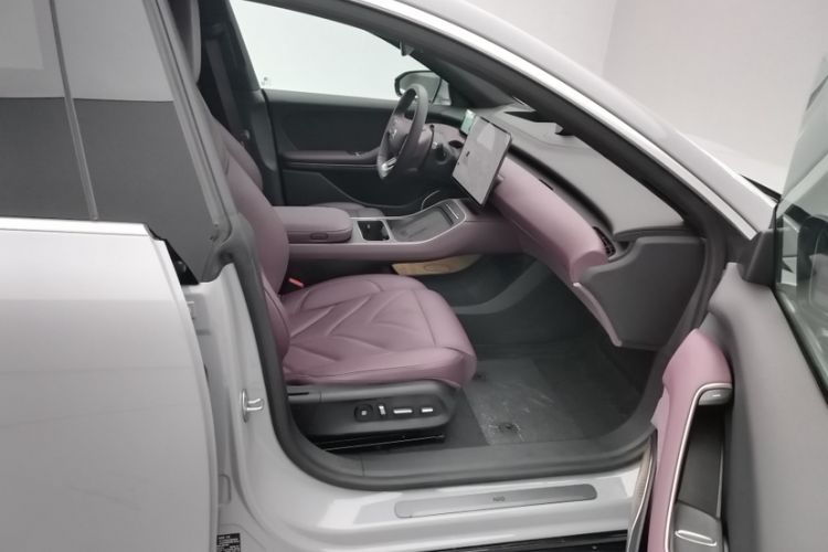 Used Nio ET5T 2025 75 kWh Touring Right Front Seat