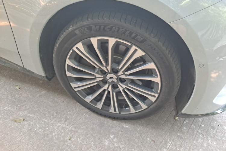 Used Nio ET5T 2025 75 kWh Touring Right Front Wheel Hub