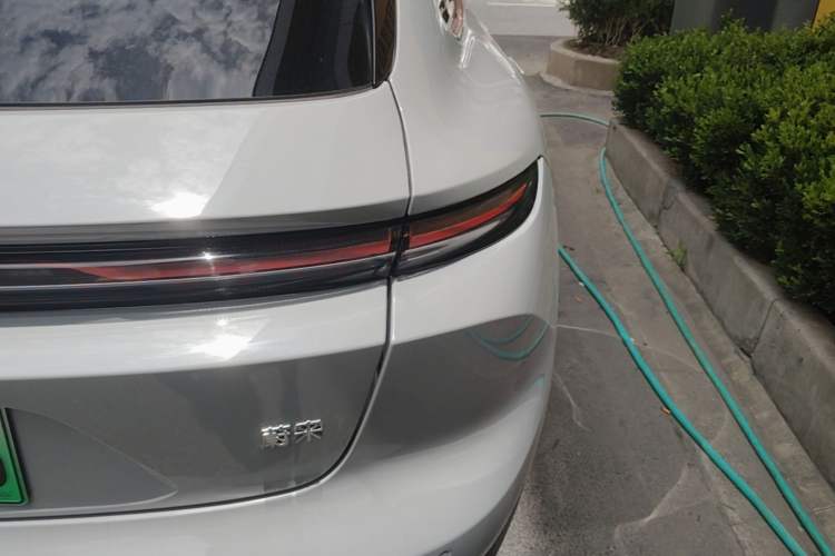 Used Nio ET5T 2025 75 kWh Touring Right Rear Taillight