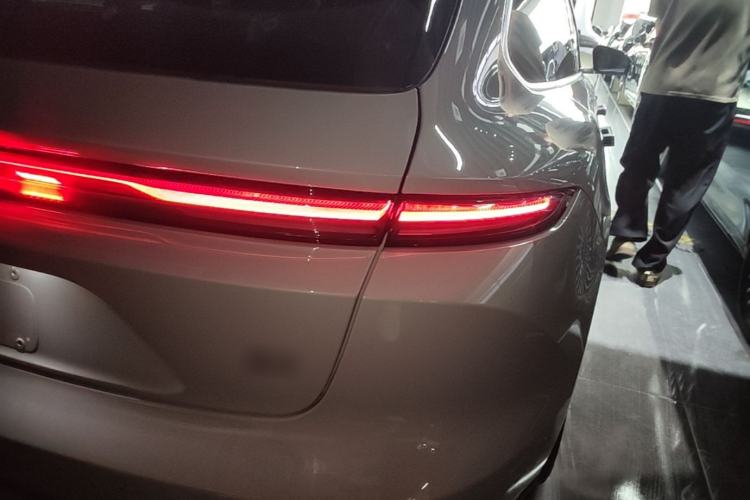 Used Nio ET5T 2025 75 kWh Touring Right Rear Taillight