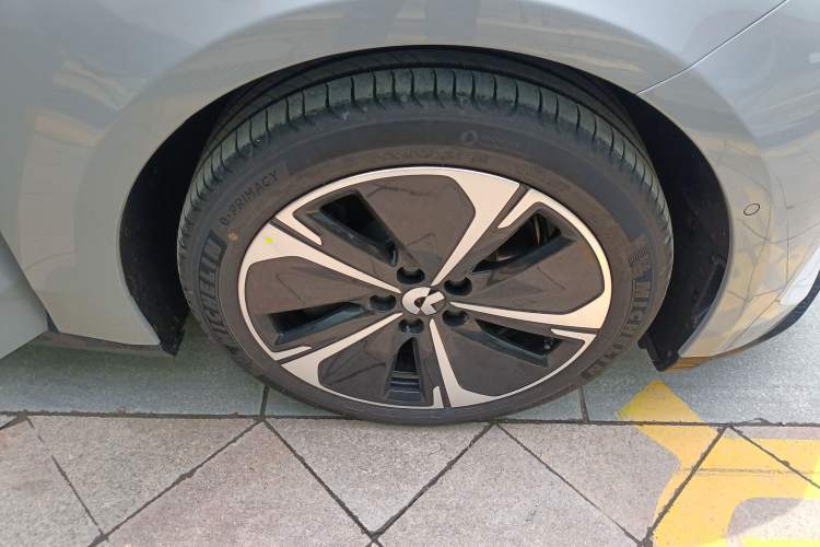 Used Nio ET5T 2025 100kWh Touring Right Rear Wheel Hub