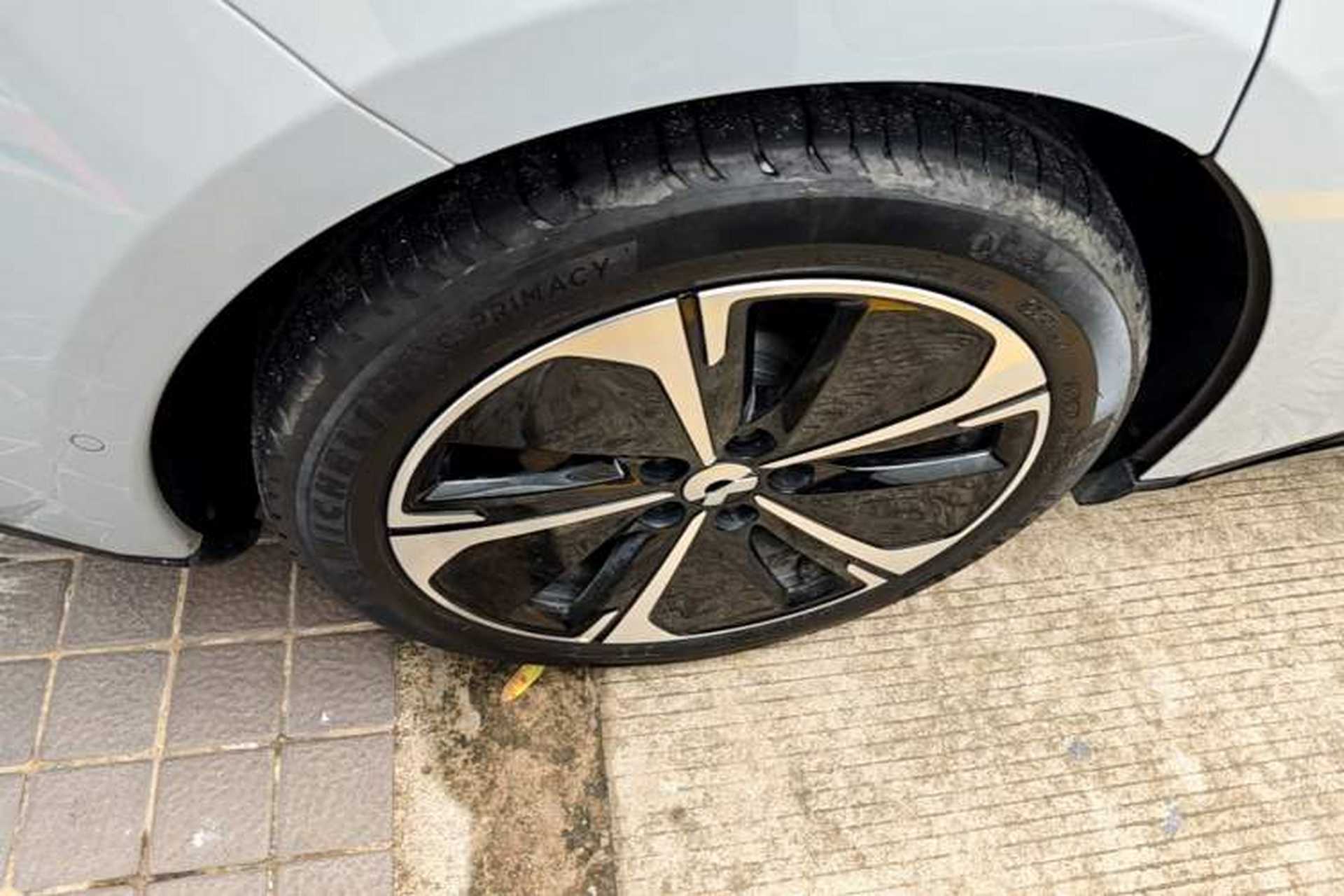Used Nio ET5T 2025 75 kWh Touring Right Rear Wheel Hub