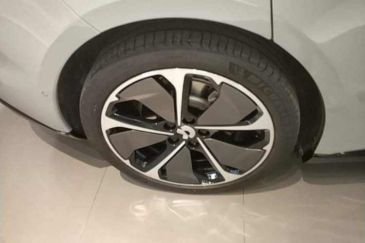 Used Nio ET5T 2025 75 kWh Touring Right Rear Wheel Hub