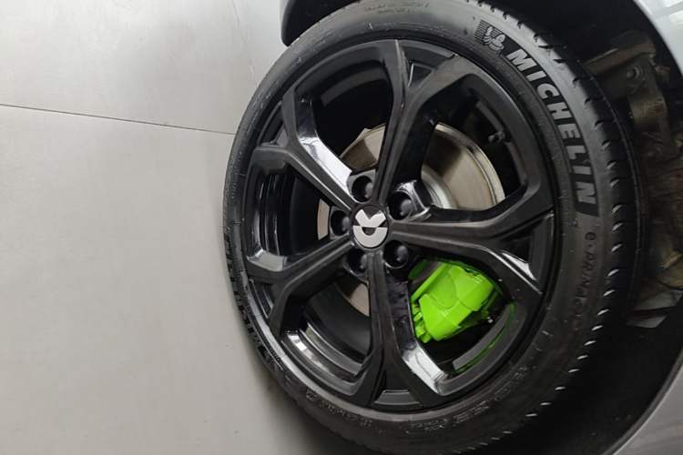 Used Nio ET5T 2025 75 kWh Touring Right Rear Wheel Hub