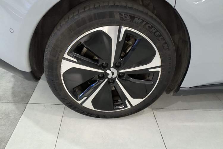 Used Nio ET5T 2025 75 kWh Touring Right Rear Wheel Hub