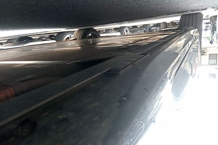Used Nio ET5T 2025 75 kWh Touring Right Side Sill