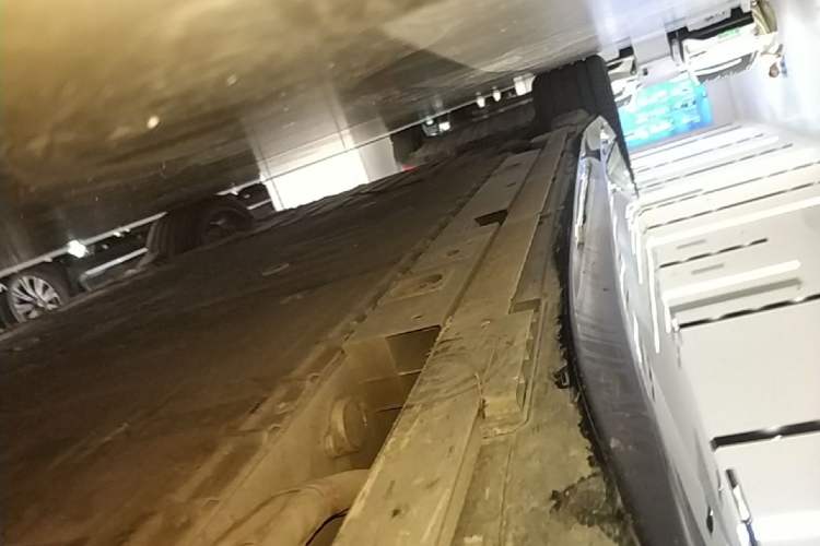 Used Nio ET5T 2025 75 kWh Touring Right Side Sill