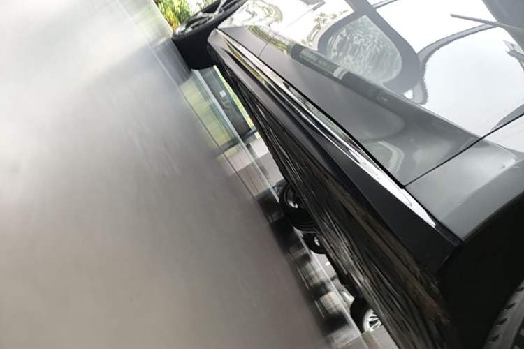 Used Nio ET5T 2025 75 kWh Touring Right Side Sill