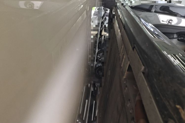 Used Nio ET5T 2025 75 kWh Touring Right Side Sill