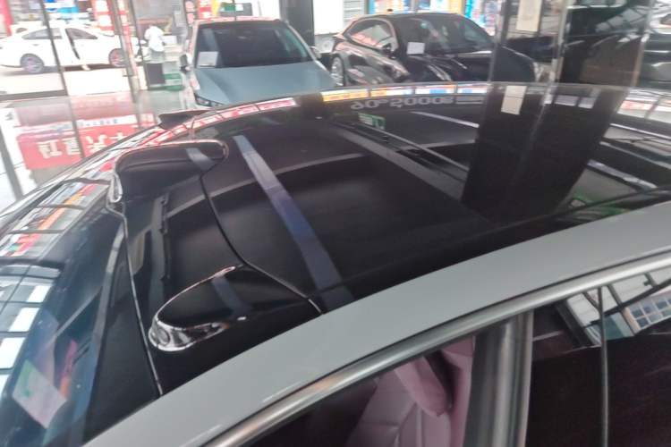 Used Nio ET5T 2025 75 kWh Touring Roof