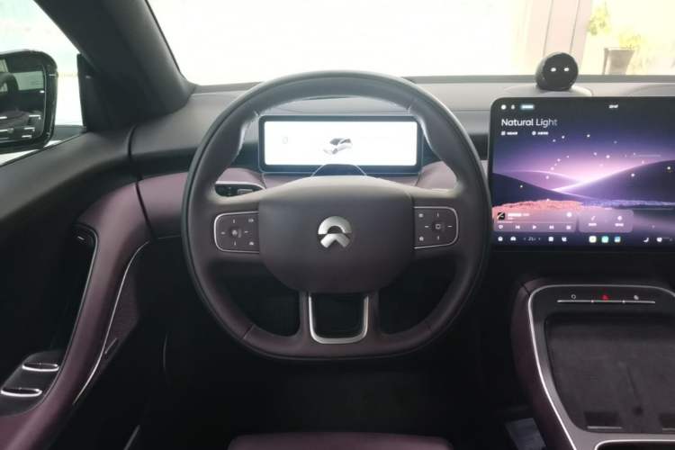 Used Nio ET5T 2025 75 kWh Touring Steering Wheel