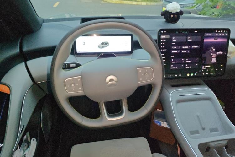 Used Nio ET5T 2025 Model Champion Commemorative Edition, 75kWh Touring Steering Wheel