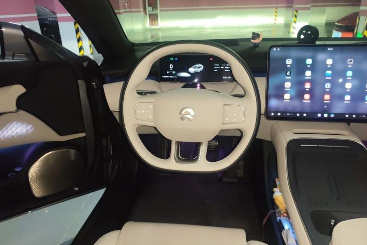 Used Nio ET5T 2025 75 kWh Touring Steering Wheel