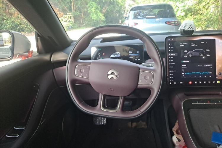 Used Nio ET5T 2025 75 kWh Touring Steering Wheel