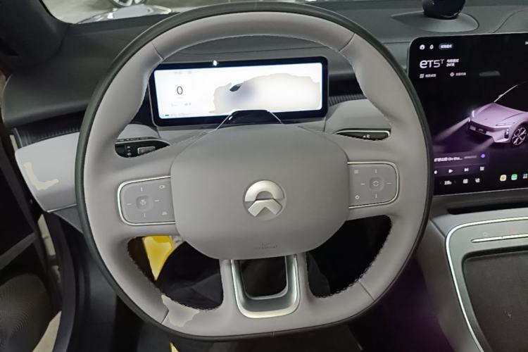 Used Nio ET5T 2025 75 kWh Touring Steering Wheel