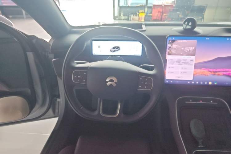 Used Nio ET5T 2025 75 kWh Touring Steering Wheel
