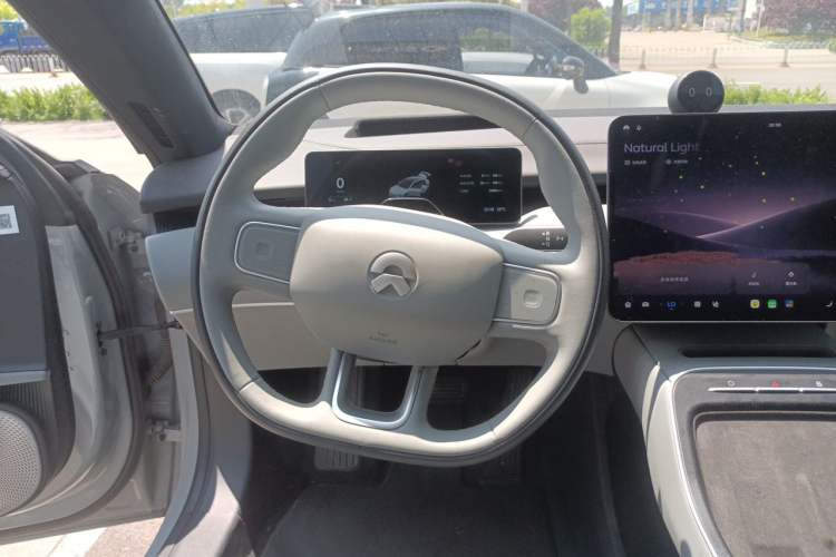 Used Nio ET5T 2025 75 kWh Touring Steering Wheel