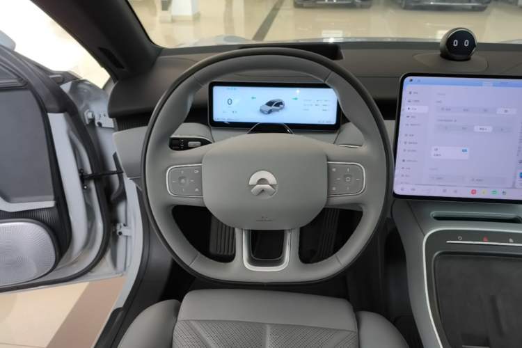 Used Nio ET5T 2025 75 kWh Touring Steering Wheel