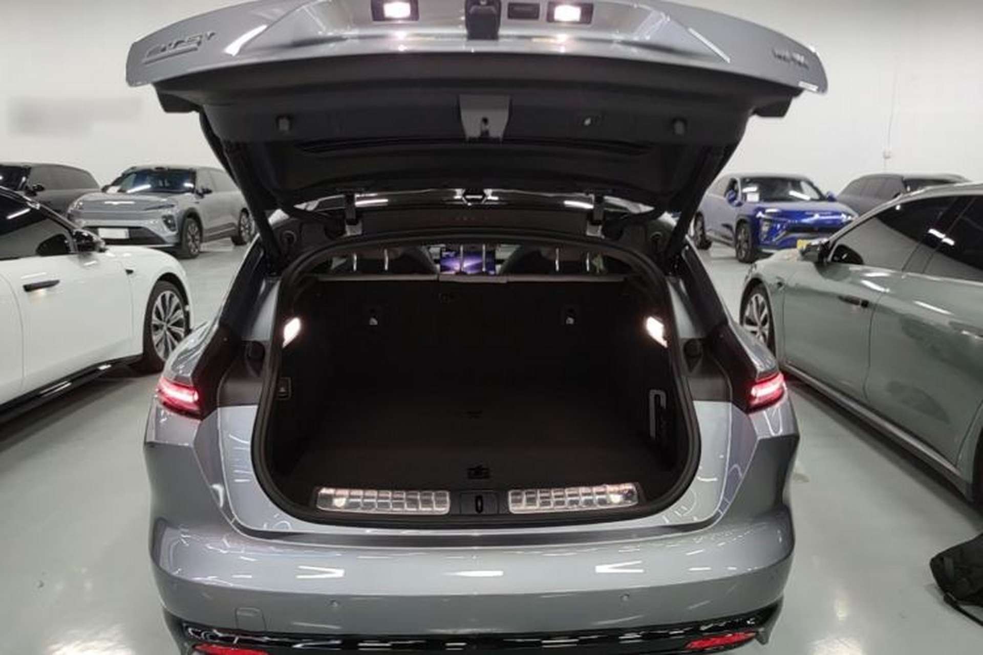 Used Nio ET5T 2025 Model Champion Commemorative Edition, 75kWh Touring Trunk