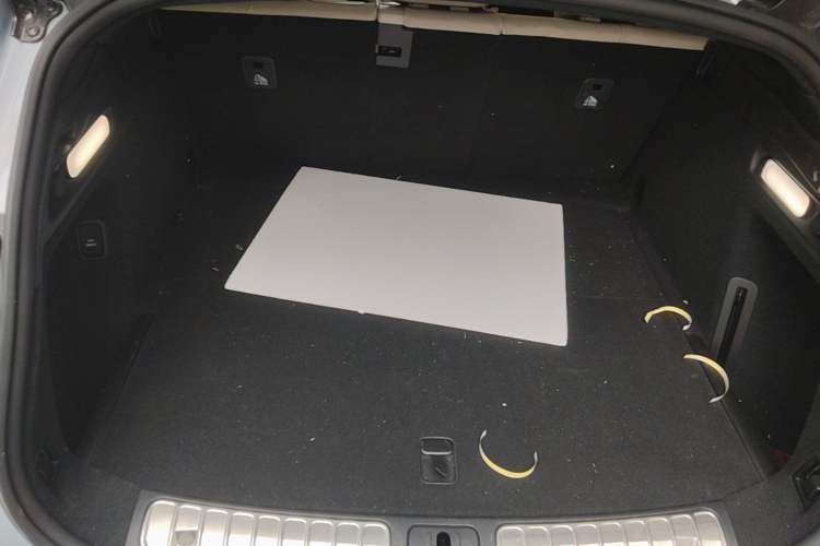 Used Nio ET5T 2025 75 kWh Touring Trunk