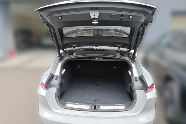 Used Nio ET5T 2025 75 kWh Touring Trunk
