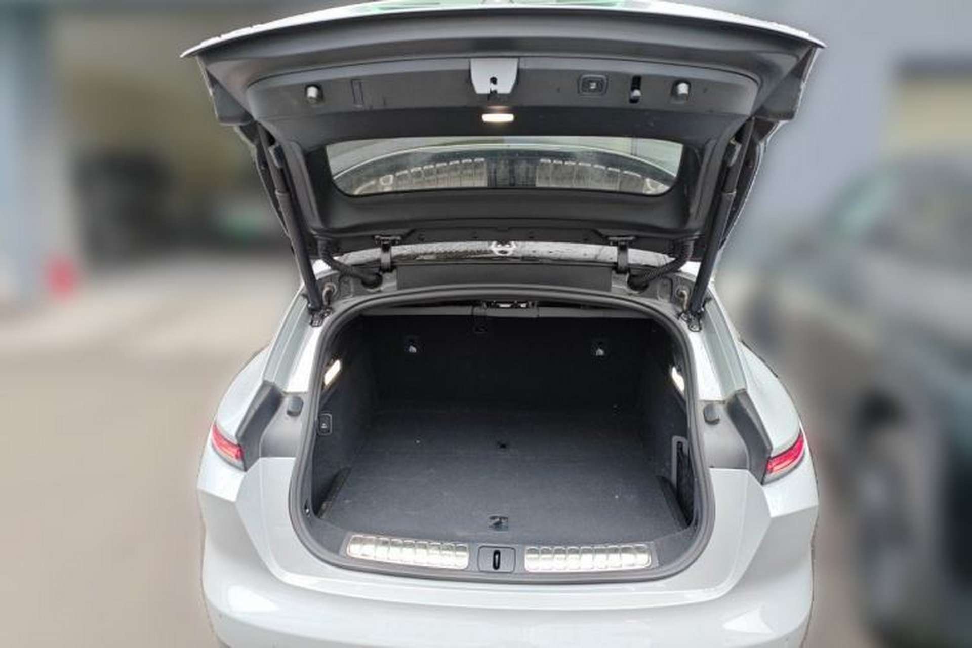 Used Nio ET5T 2025 75 kWh Touring Trunk