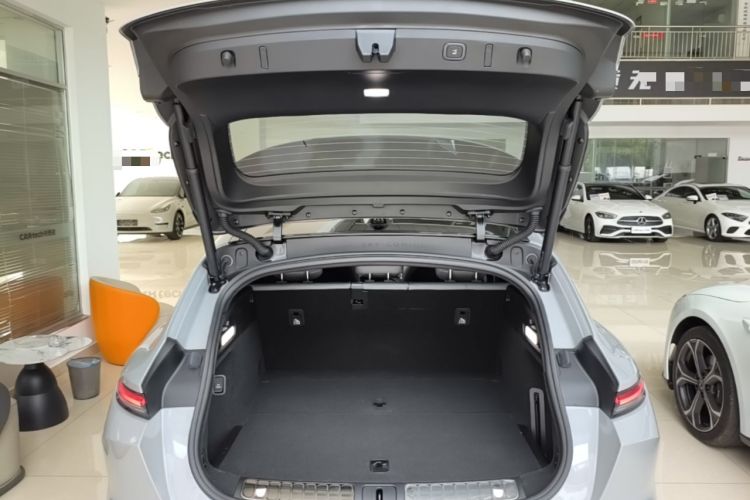 Used Nio ET5T 2025 75 kWh Touring Trunk