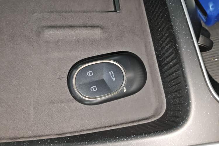 Used Nio ET5T 2025 75 kWh Touring Vehicle Key