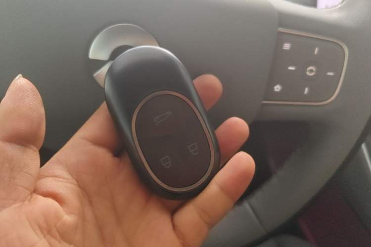 Used Nio ET5T 2025 75 kWh Touring Vehicle Key