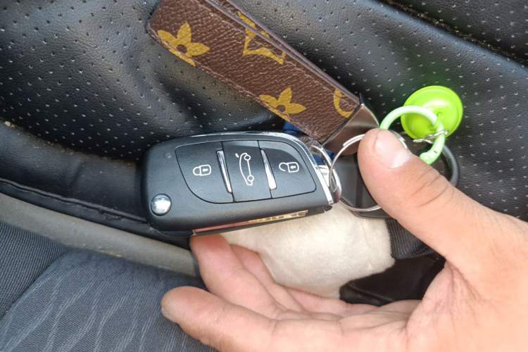 Used Nio ET5T 2025 75 kWh Touring Vehicle Key