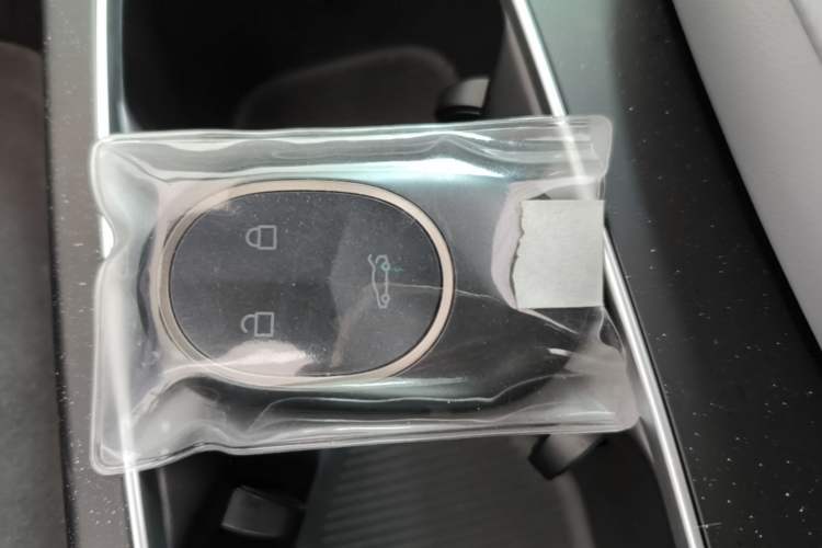Used Nio ET5T 2025 75 kWh Touring Vehicle Key