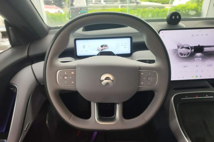 Used Nio ET5T 2025 75 kWh Touring Steering Wheel