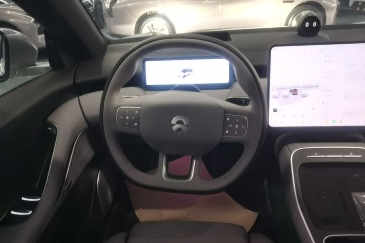 Used Nio ET5T 2025 75 kWh Touring Steering Wheel