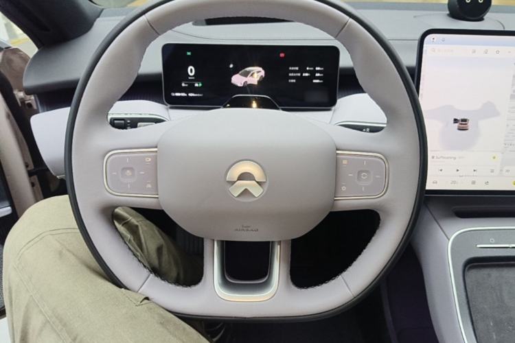 Used Nio ET5T 2025 75 kWh Touring Steering Wheel