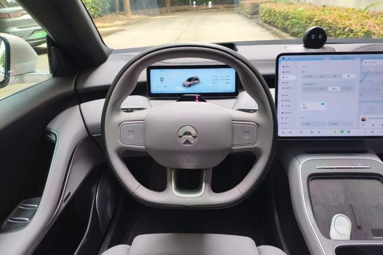 Used Nio ET5T 2025 75 kWh Touring Steering Wheel