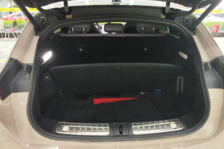 Used Nio ET5T 2025 75 kWh Touring Trunk