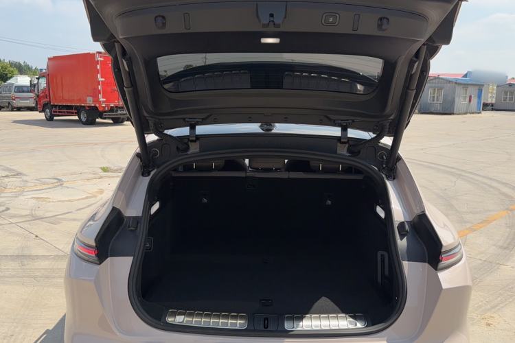 Used Nio ET5T 2025 75 kWh Touring Trunk