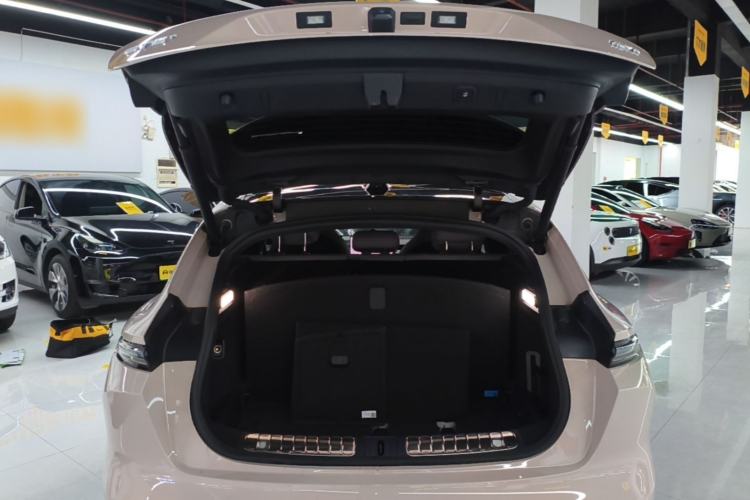 Used Nio ET5T 2025 75 kWh Touring Trunk
