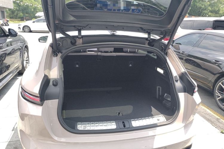 Used Nio ET5T 2025 75 kWh Touring Trunk