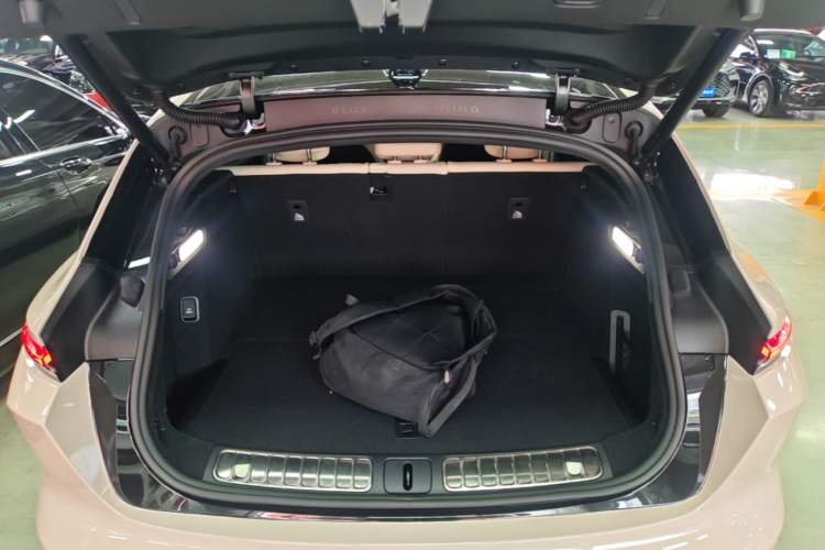 Used Nio ET5T 2025 75 kWh Touring Trunk