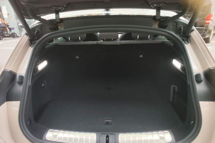 Used Nio ET5T 2025 75 kWh Touring Trunk