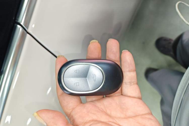 Used Nio ET5T 2025 75 kWh Touring Vehicle Key