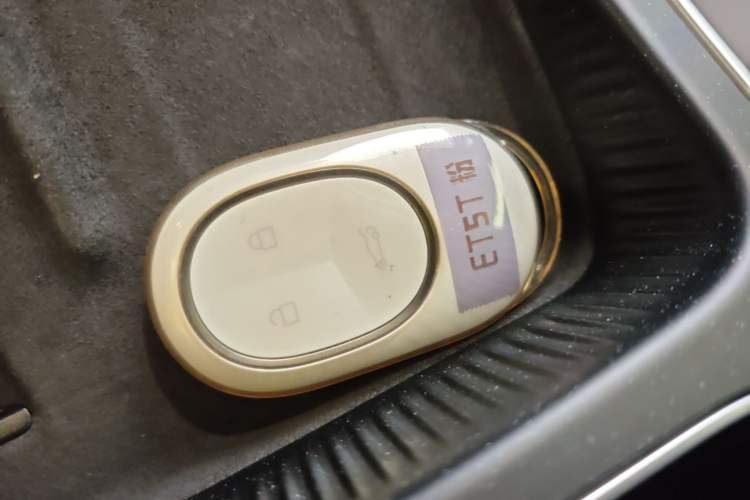 Used Nio ET5T 2025 75 kWh Touring Vehicle Key