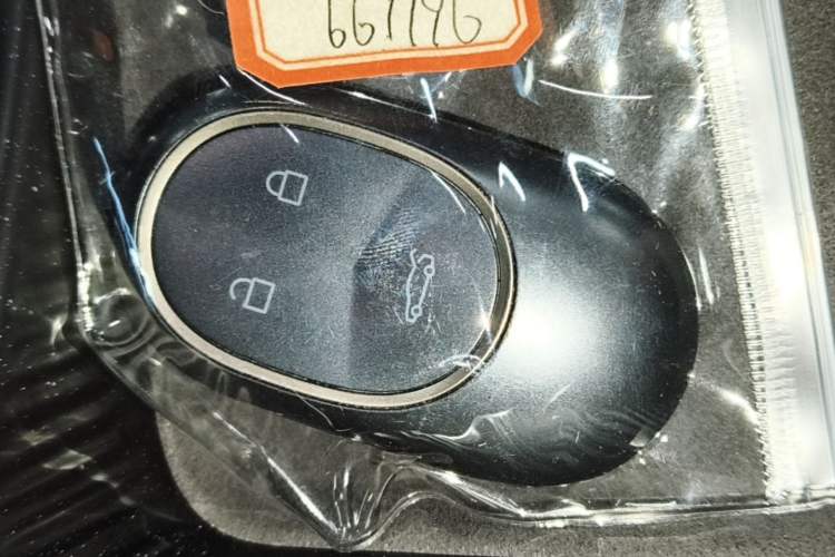 Used Nio ET5T 2025 75 kWh Touring Vehicle Key