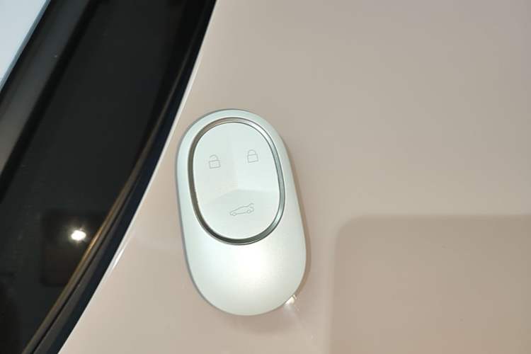 Used Nio ET5T 2025 75 kWh Touring Vehicle Key