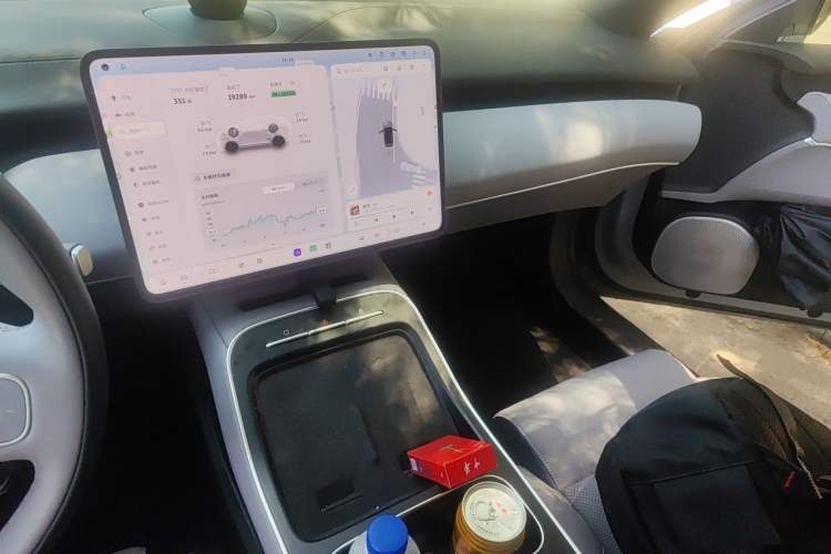 Used Nio ET5T 2025 75 kWh Touring Audio And AC Panel