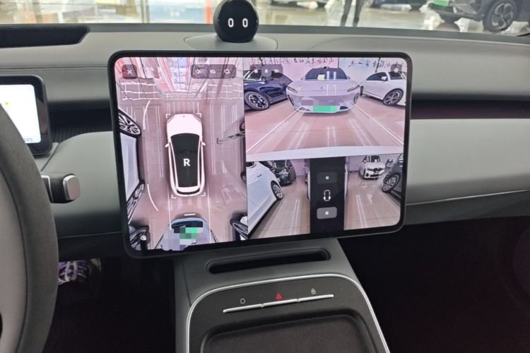 Used Nio ET5T 2025 75 kWh Touring Audio And AC Panel